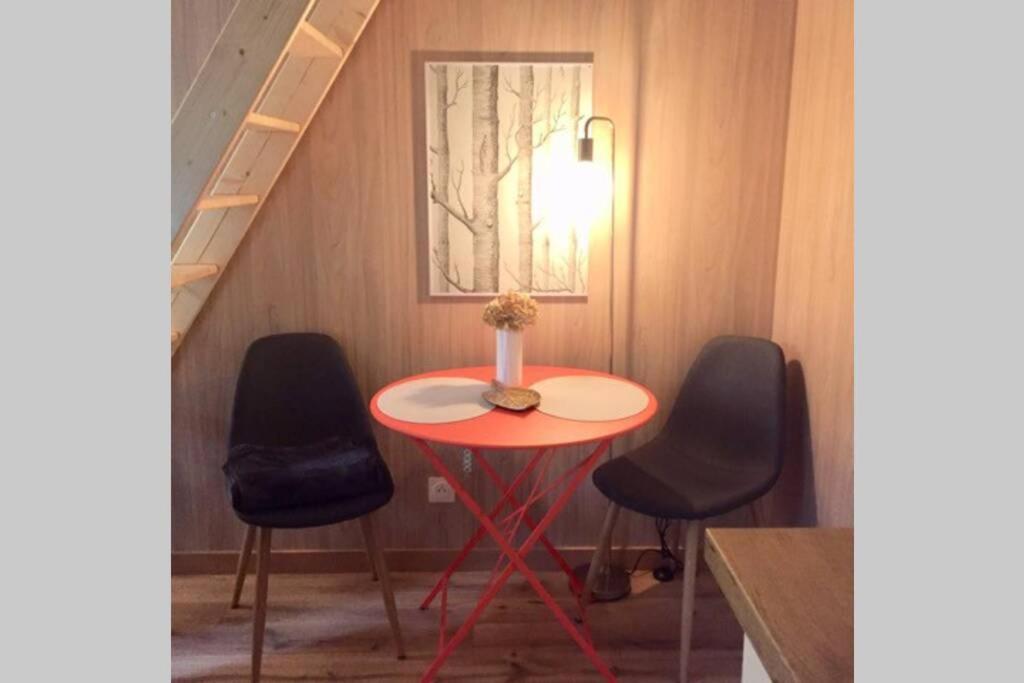 Adorable Cabane Dans Un Espace Boise Сен-Жюньен Экстерьер фото